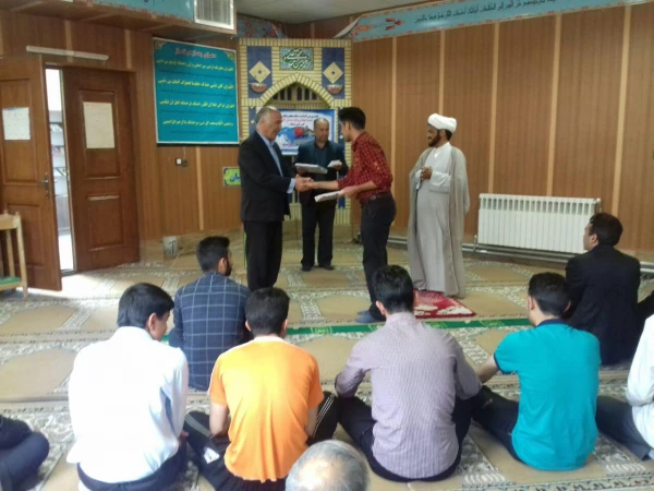 تجلیل  واهدای جوایز به  دانشجویان منتخب مسابقه بعثت  در محل نماز خانه  داتشگاه فرهنگیان واخد علامه طباطبایی سبزوار  باحضور مسولین دانشگاه  2