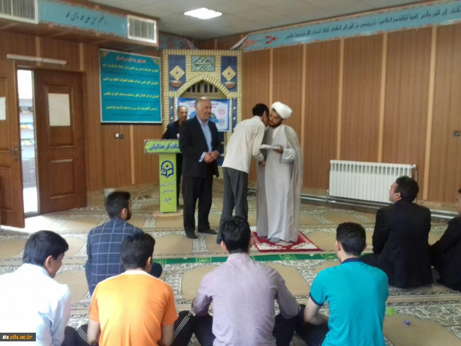 تجلیل  واهدای جوایز به  دانشجویان منتخب مسابقه بعثت  در محل نماز خانه  داتشگاه فرهنگیان واخد علامه طباطبایی سبزوار  باحضور مسولین دانشگاه  4