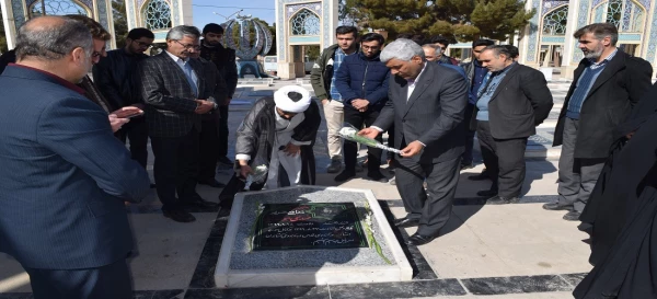 تجدید میثاق با شهدای انقلاب 3