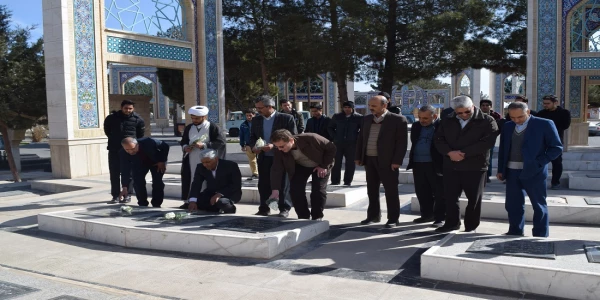 تجدید میثاق با شهدای انقلاب 4