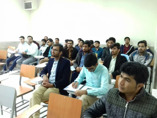 تصاویر برگزاری کارگاه آموزشی نماز ومعارف قرآنی ومهدویت طرح معراج از نهم تا دهم اسفند در دانشگاه فرهنگیان واحد علامه طباطبایی سبزوار 3