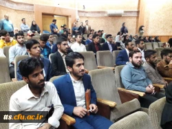 حضور جمعی از استادان ودانشجویان دانشگاه فرهنگیان سبزوار درنشست کتاب خوان اهل قلم سبزوار درتالار بیهقی روز چهارشنبه  ۵  اردیبهشت ۷۹ 4