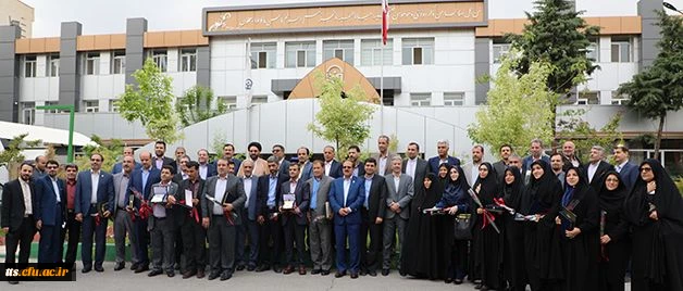 همزمان با جشن میلاد حضرت ولی عصر(عج) و هفته بزرگداشت مقام معلم انجام شد:
انتخاب آقای علی رضا فرداد کارشناس هوشمند سازی مرکز به عنوان کارمند نمونه استانی  2