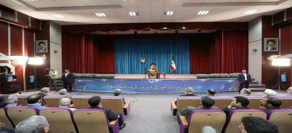 دیدار دانشجو معلمان ، استادان و کارکنان دانشگاه فرهنگیان کشور با مقام معظم رهبری در پردیس نسیبه تهران 8