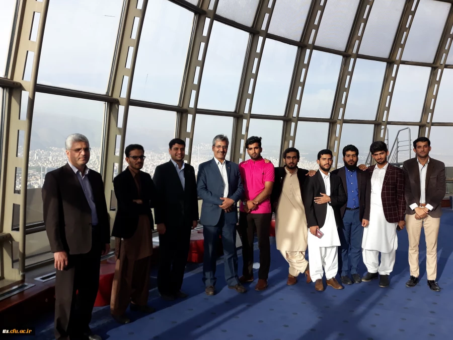 بازدید دانشجویان دانشگاه فرهنگیان سبزوار ازسی ویکمین نمایشگاه کتاب تهران 2