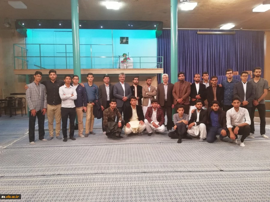 بازدید دانشجویان دانشگاه فرهنگیان سبزوار ازسی ویکمین نمایشگاه کتاب تهران 2