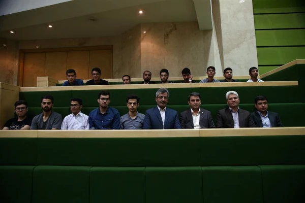 بازدید دانشجویان دانشگاه فرهنگیان سبزوار ازسی ویکمین نمایشگاه کتاب تهران 10