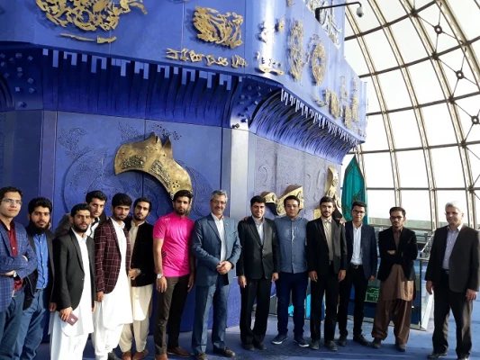 بازدید دانشجویان دانشگاه فرهنگیان سبزوار ازسی ویکمین نمایشگاه کتاب تهران 11
