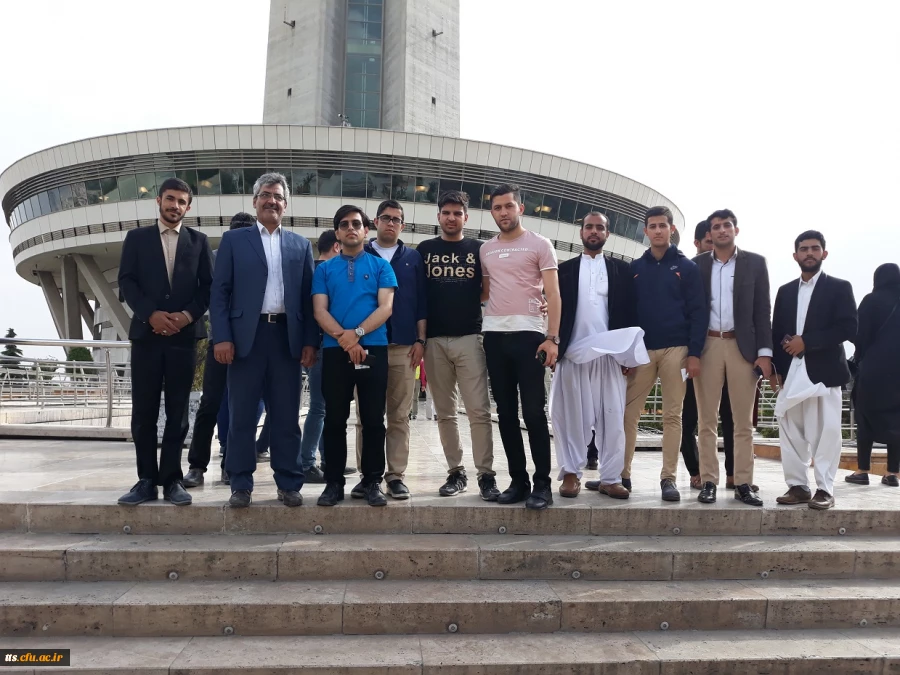 بازدید دانشجویان دانشگاه فرهنگیان سبزوار ازسی ویکمین نمایشگاه کتاب تهران 13