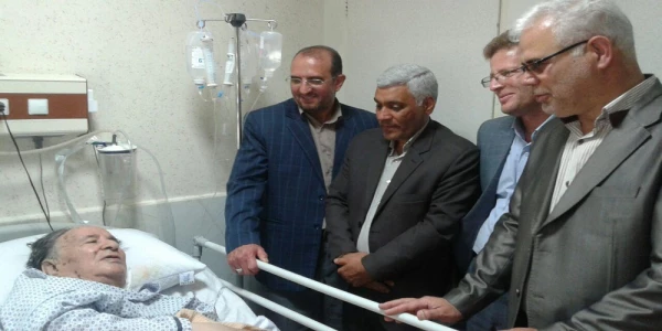 عیادت و بازدید مسئولین و استادان مرکز علامه طباطبایی سبزوار از استاد برجسته و چهره ماندگار کشور دکتر علوی مقدم 3