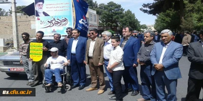 حضور مسئولین و دانشجویان در راه پیمایی روز قدس