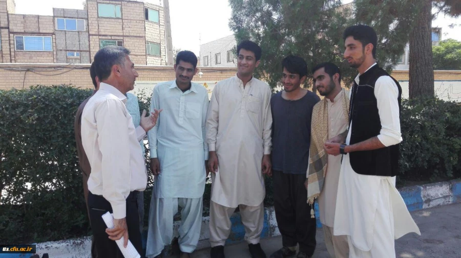 حضور مسئولین در بین دانشجویان در راستای طرح خدا قوت به دانشجویان 6