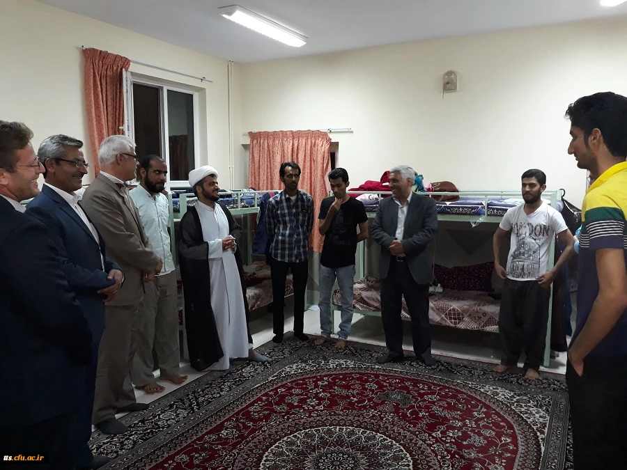 حضور مسئولین در بین دانشجویان در راستای طرح خدا قوت به دانشجویان 3