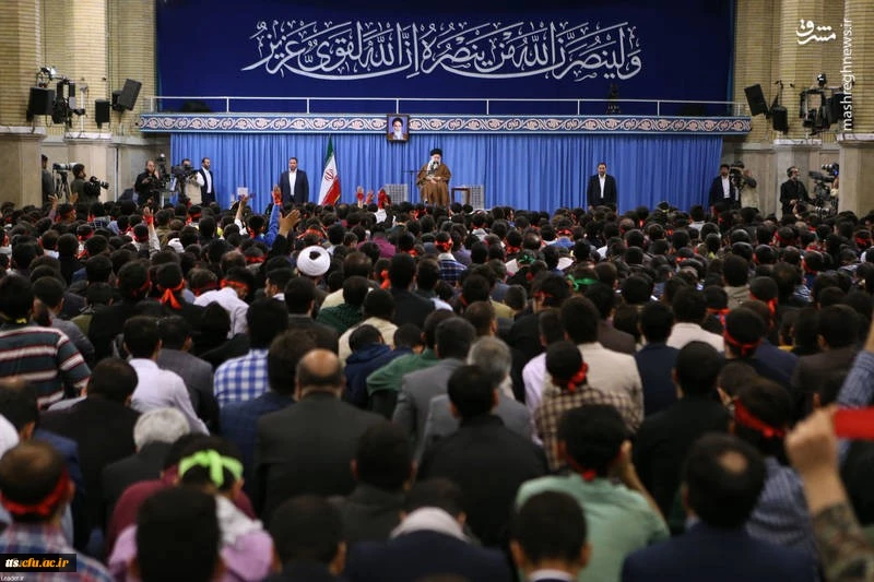 رهبر معظم انقلاب اسلامی در دیدار هزاران نفر از دانش آموزان و دانشجویان:

نشانه های آشکارِ افول قدرت آمریکا؛ ایران قوی و پیشرفته تر شده است 2