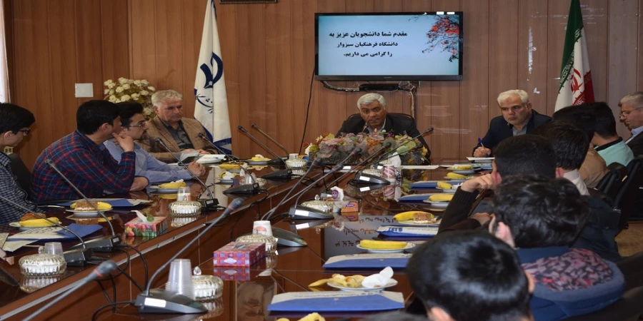 نشست صمیمی با دانشجویان جدید الورود  10