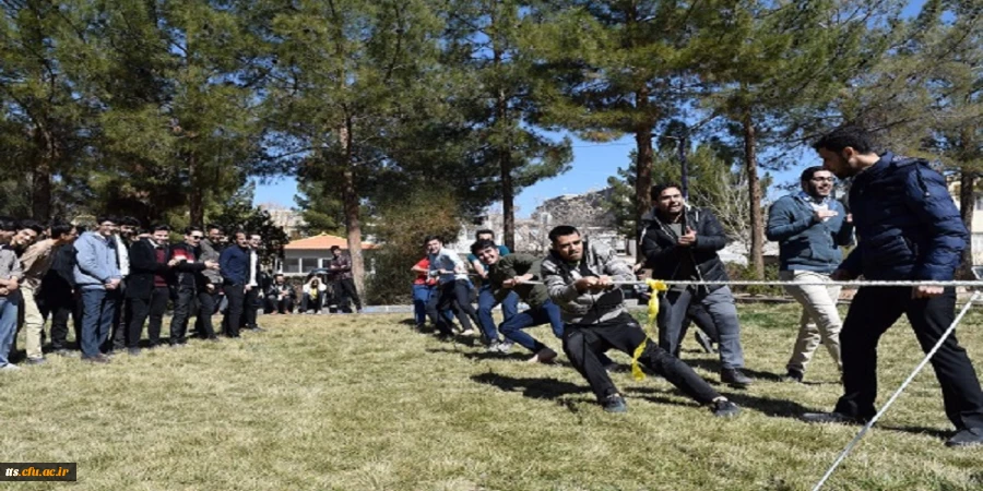 برگزاری مسابقات طناب کشی ویژه دانشجویان  2