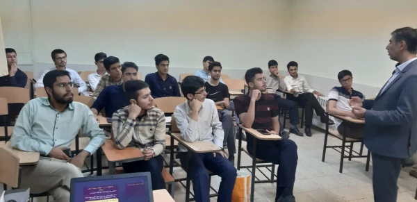 برگزاری کارگاه آموزشی ازدواج و آشنایی در مورخه ۹۸.۲.۲۲ با شرکت دانشجویان داوطلب در محل دانشگاه برگزار گردید 2