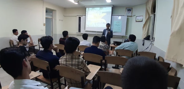 برگزاری کارگاه آموزشی ازدواج و آشنایی در مورخه ۹۸.۲.۲۲ با شرکت دانشجویان داوطلب در محل دانشگاه برگزار گردید 3