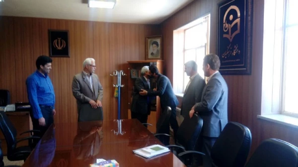 به مناسبت 27 اردیبهشت  روز جهانی روابط عمومی 

تقدیر از مسئول روابط عمومی دانشگاه فرهنگیان سبزوار  2