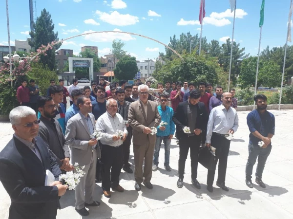 برگزاری مراسم گرامیداشت سالگردارتحال بنیانگذارجمهوری اسلامی ایران امام خمینی(ره) دردانشگاه فرهنگیان علامه طباطبایی سبزوار با حضورمعاونت دانشگاه واعضاء هیات علمی وکارکنان ودانشجومعلمان 13