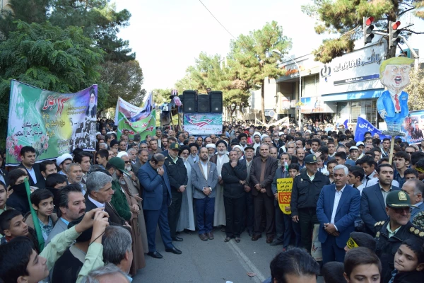 حضور گسترده و پرشور دانشجویان دانشگاه فرهنگیان سبزوار در راهپیمایی یوم الله ۱۳ آبان
 5