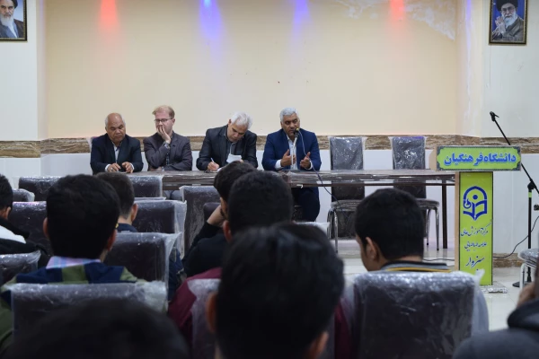 جلسه ی پرسش و پاسخ مسئولین و کارشناسان مرکز علامه طباطبایی سبزوار با دانشجو معلمان در تاریخ 1398/08/12 برگزار گردید. 2