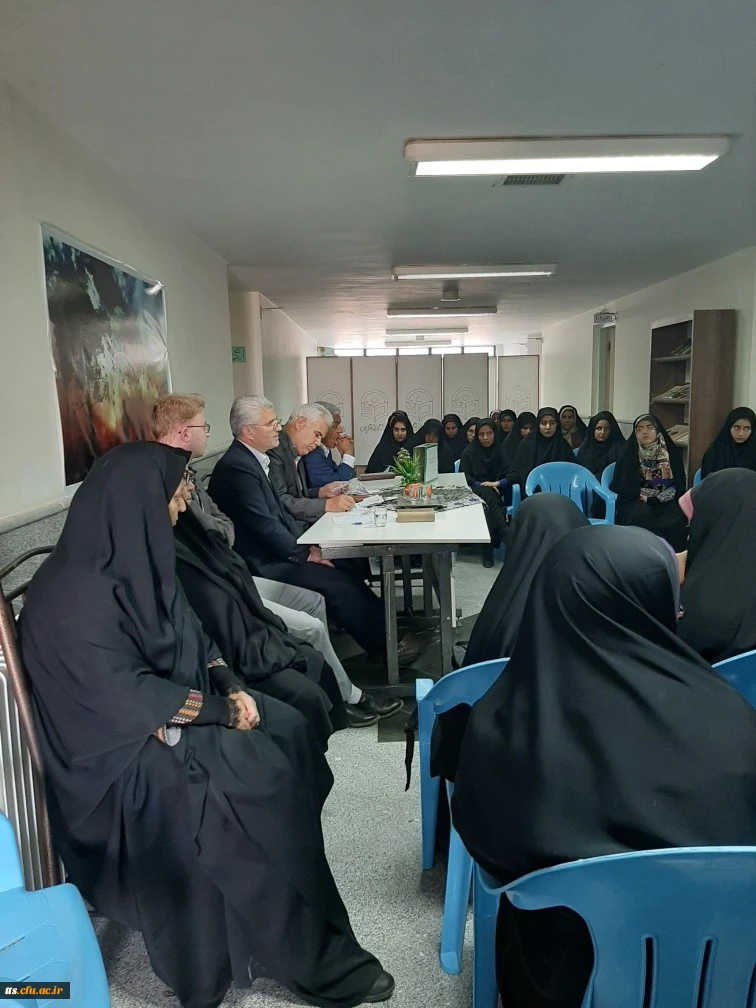 جلسه ی پرسش و پاسخ مسئولین و کارشناسان مرکز علامه طباطبایی سبزوار با دانشجو معلمان در تاریخ 1398/08/12 برگزار گردید. 6