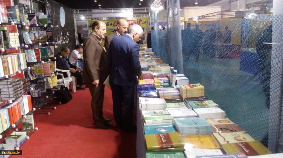 بازدید مسئولین و اساتید دانشگاه فرهنگیان سبزوار از نمایشگاه بزرگ کتاب 4