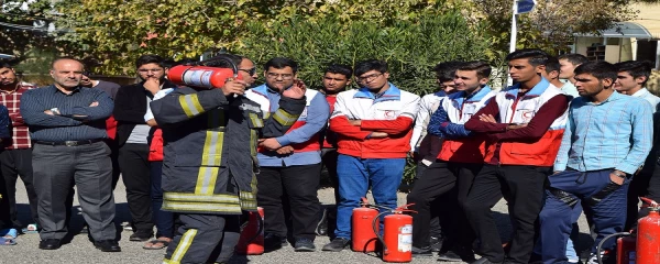 کارگاه اطفاء حریق با حضور کارشناسان خدمات ایمنی و آتش نشانی شهرداری سبزوار در دانشگاه فرهنگیان واحد علامه طباطبایی سبزوار برگزار گردید.  6