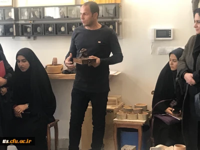 برگزاری کلاس درس، در کارگاه هنر یکی از هنرمندان شهرستان سبزوار