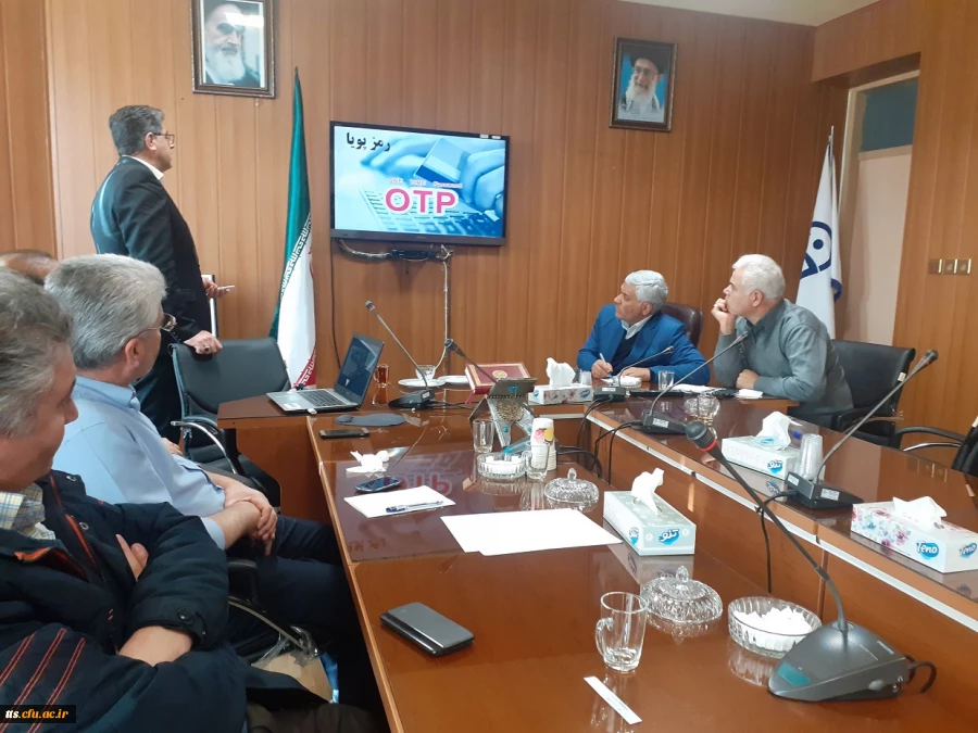 برگزاری کارگاه کار با نرم افزار همراز(رمزپویا) بانک تجارت در دانشگاه فرهنگیان سبزوار واحد برادران.  3