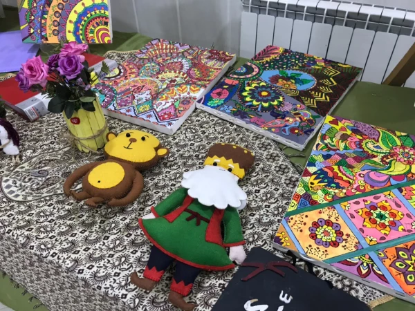 به همت دانشجو معلمان واحد (خواهران) نمایشگاه و کارگاه آثار هنری دانشجو معلمان ورودی 97 این دانشگاه، در محل سالن اجتماعات دانشگاه، برگزار گردید.  4