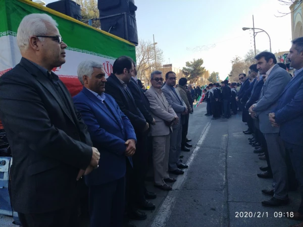 گرامیداشت 12 بهمن ماه سالروز ورود امام خمینی (ره) به کشور و آغاز دهه فجر، با حضور حداکثری دانشجو معلمان و مسئولین دانشگاه فرهنگیان سبزوار، هم صدا با دیگر اقشار مردم در این شهرستان برگزار گردید.  3