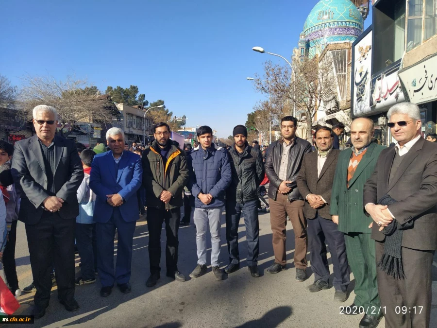 گرامیداشت 12 بهمن ماه سالروز ورود امام خمینی (ره) به کشور و آغاز دهه فجر، با حضور حداکثری دانشجو معلمان و مسئولین دانشگاه فرهنگیان سبزوار، هم صدا با دیگر اقشار مردم در این شهرستان برگزار گردید.  4