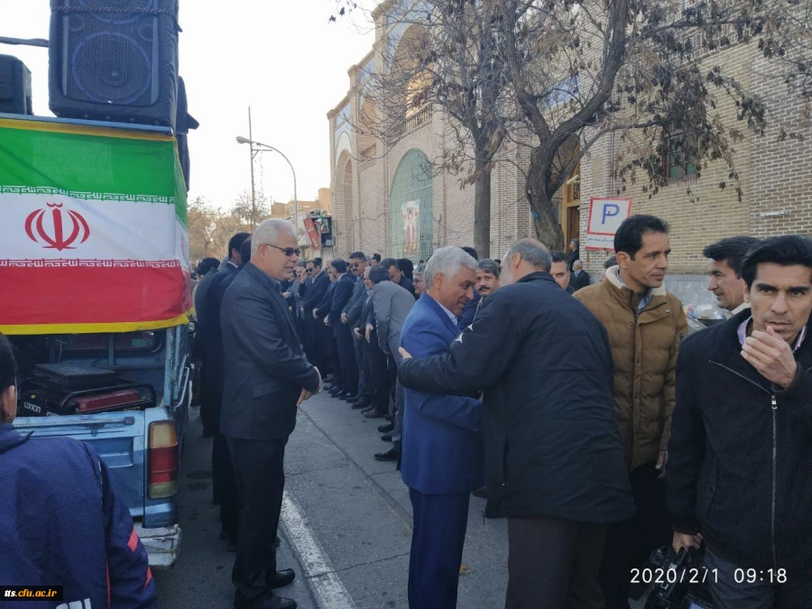 گرامیداشت 12 بهمن ماه سالروز ورود امام خمینی (ره) به کشور و آغاز دهه فجر، با حضور حداکثری دانشجو معلمان و مسئولین دانشگاه فرهنگیان سبزوار، هم صدا با دیگر اقشار مردم در این شهرستان برگزار گردید.  5