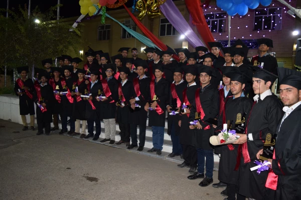 یاد ایام، همزمان با گرامیداشت دهه سرآمدی آموزش.(تصاویری از فارغ التحصیلان و دانشجو معلمان برتر آموزشی دانشگاه فرهنگیان، واحد علامه طباطبایی سبزوار در سنوات گذشته) 2