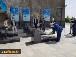 تجدید میثاق با شهدای گرانقدر هشت سال دفاع مقدس، حضور مسئولین و دانشجو معلمان دانشگاه فرهنگیان سبزوار  همزمان با گرامیداشت دهه سرآمدی آموزش، بر مزار شهدای گمنام این شهرستان.  3