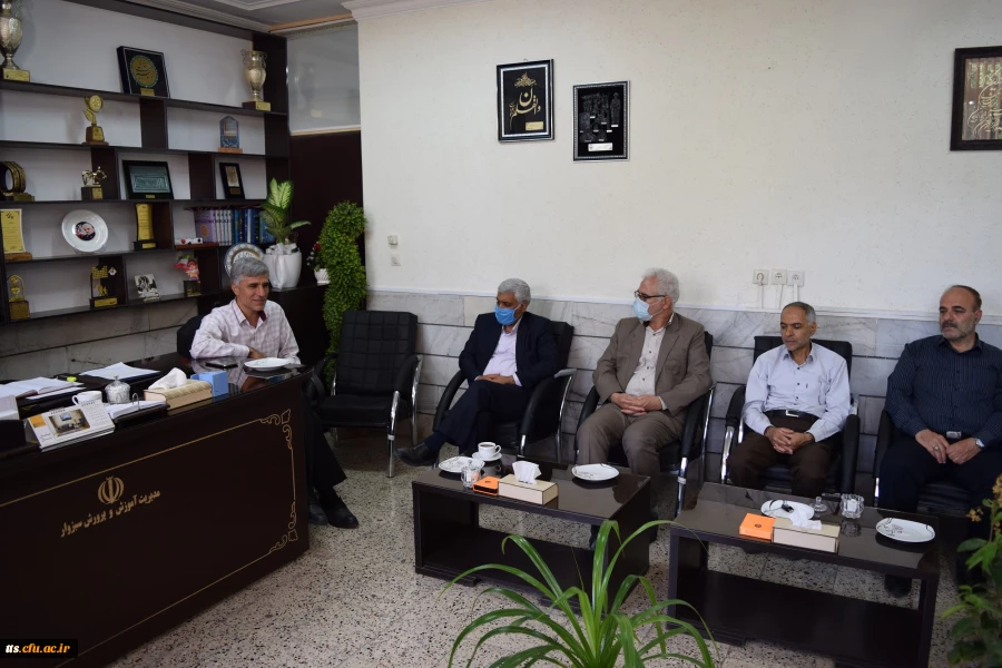 حضور جمعی از پرسنل دانشگاه فرهنگیان سبزوار در اداره آموزش و پرورش شهرستان سبزوار  3