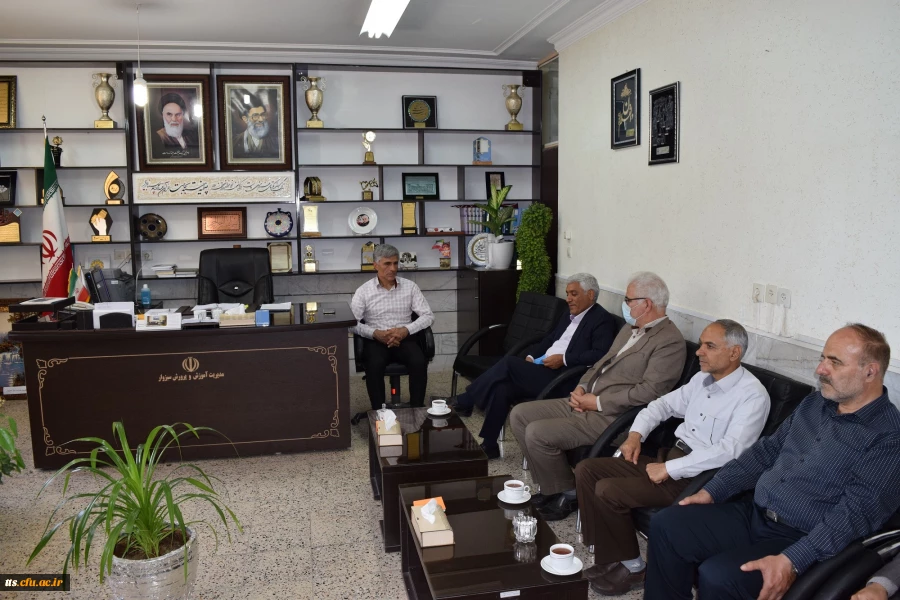 حضور جمعی از پرسنل دانشگاه فرهنگیان سبزوار در اداره آموزش و پرورش شهرستان سبزوار  5