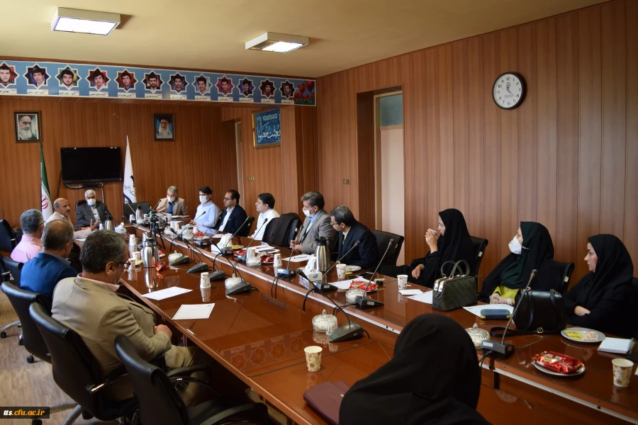 برگزاری جلسه شورای اساتید گروه های علوم، ریاضی و علوم تربیتی  6