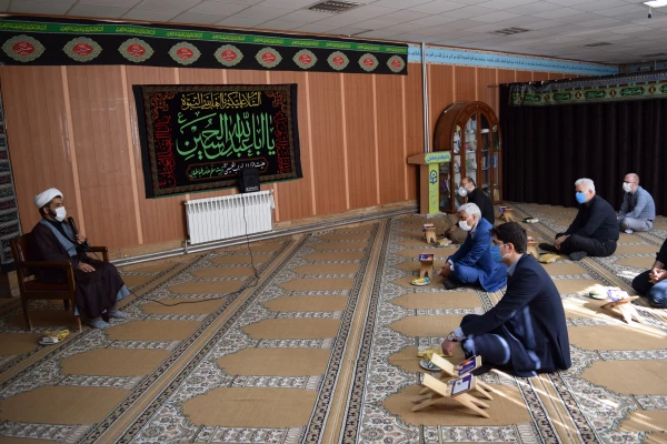 گرامیداشت مقام شامخ سرور و سالار شهیدان امام حسین (ع) به همراه مراسم قرائت زیارت عاشورا 2