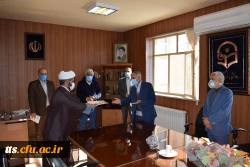 به مناسبت هفته کتاب و کتابخوانی صورت گرفت، تقدیر از کتابدار و کتاب خوان برتر دانشگاه 2