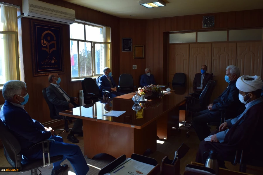 به مناسبت هفته کتاب و کتابخوانی صورت گرفت، تقدیر از کتابدار و کتاب خوان برتر دانشگاه 2