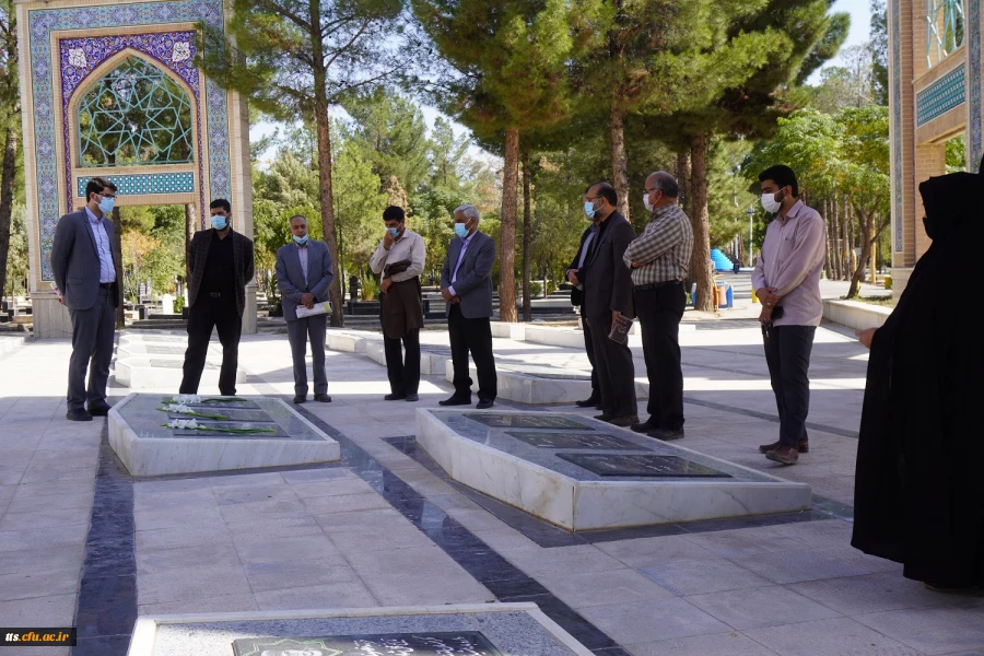 همزمان با گرامیداشت هفته دفاع مقدس صورت گرفت، غبارروبی مزار شهدا و تجدید پیمان با آرمان های شهدای 8 سال دفاع مقدس  7