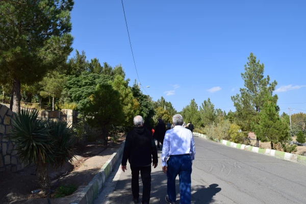 پیاده روی خانوادگی به مناسبت هفته سلامت  5