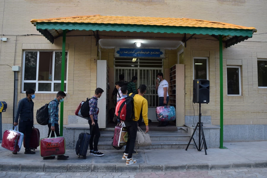 حضور دانشجو معلمان محترم ورودی 1400 در دانشگاه فرهنگیان سبزوار و از سرگیری آموزش حضوری  7