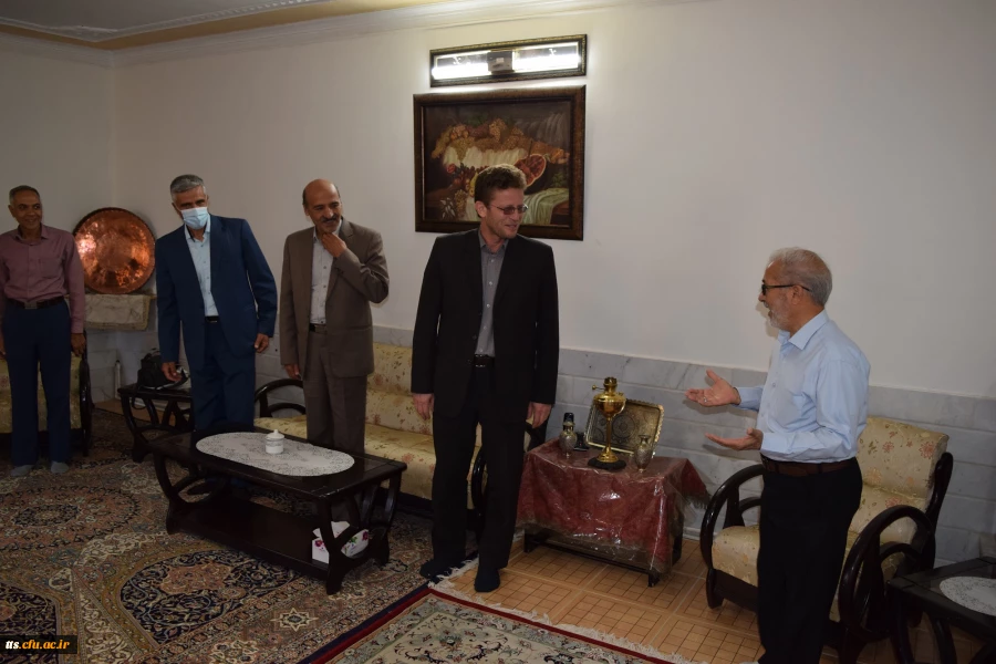 به مناسبت دهه سرآمدی آموزش صورت گرفت. حضور در منزل دو تن از استادان گرانقدر بازنشسته  5