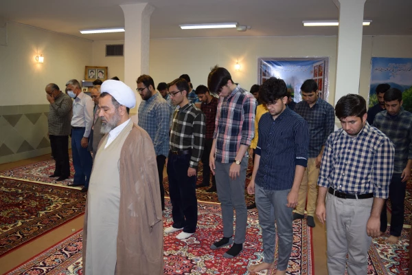مراسم گرامیداشت دهه سرآمدی آموزش و مقام معلم برگزار شد.  3