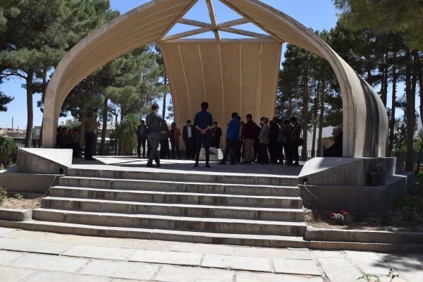 ده ورزی برادران دانشجو معلم در دبستان های روستایی شهرستان ششتمد   4