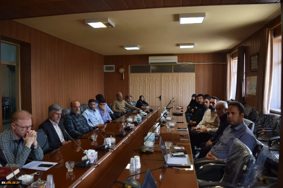 برگزاری جلسه شورای مرکز  8